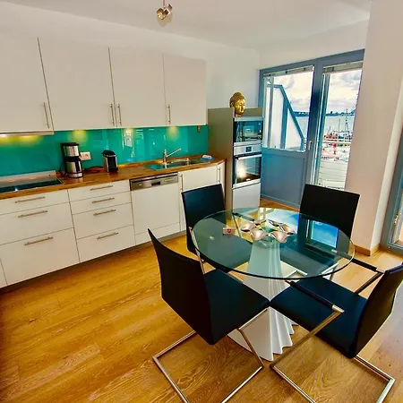 Haus Putbus - 7 Southwest Apartment Altefähr